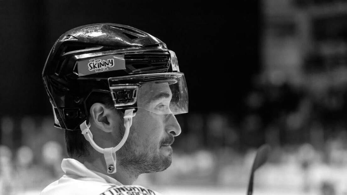 Tragedija u Britaniji – hokejaš umro kada ga je rival isekao klizaljkom po vratu