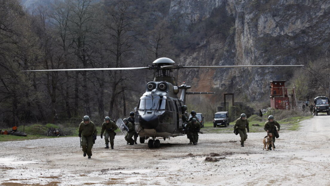 Кфор поново у акцији: Амерички војници вежбају гађање код Ђаковице