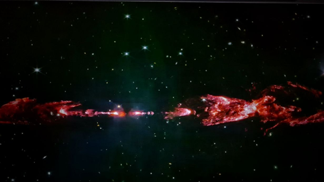 Zvezda je rođena: Teleskop Džejms Veb zabeležio rađanje nove zvezde udaljene 1.300 svetlosnih godina