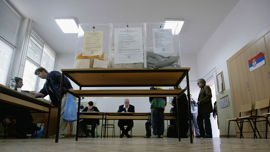 Захуктава се предизборна кампања у Србији: Проглашене четири листе, и даље се скупљају потписи