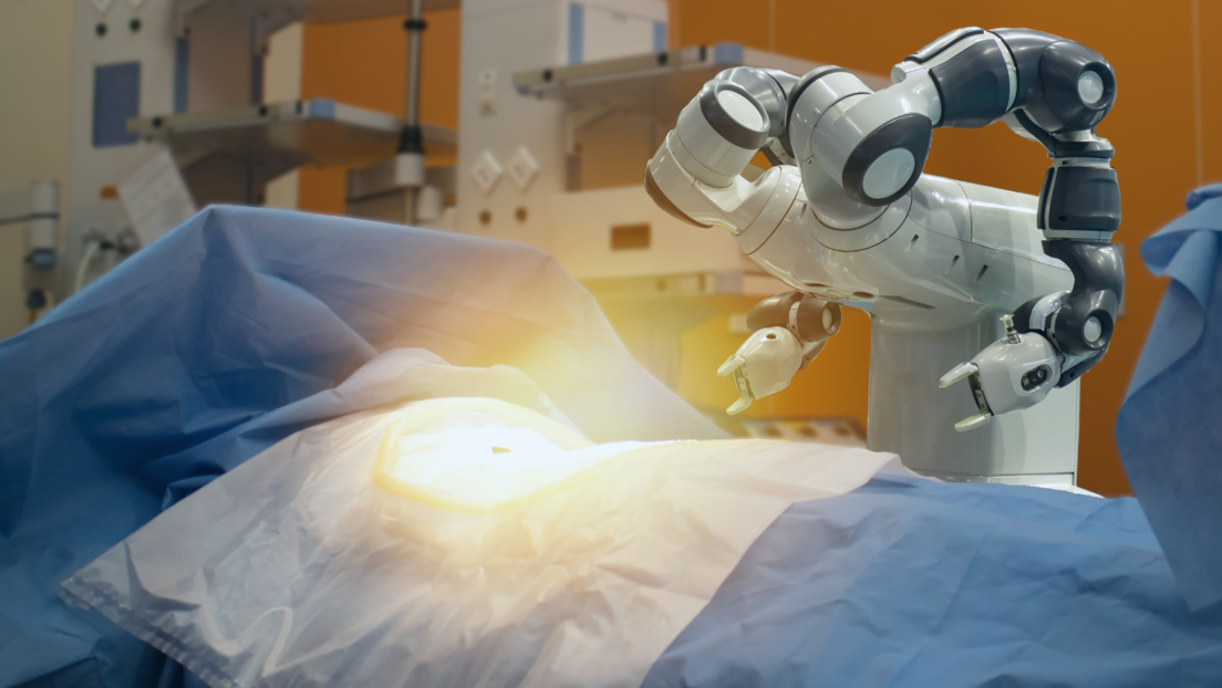 Маск тражи добровољца који би допустио да роботски хирург изврши оперативни захват уградње чипа
