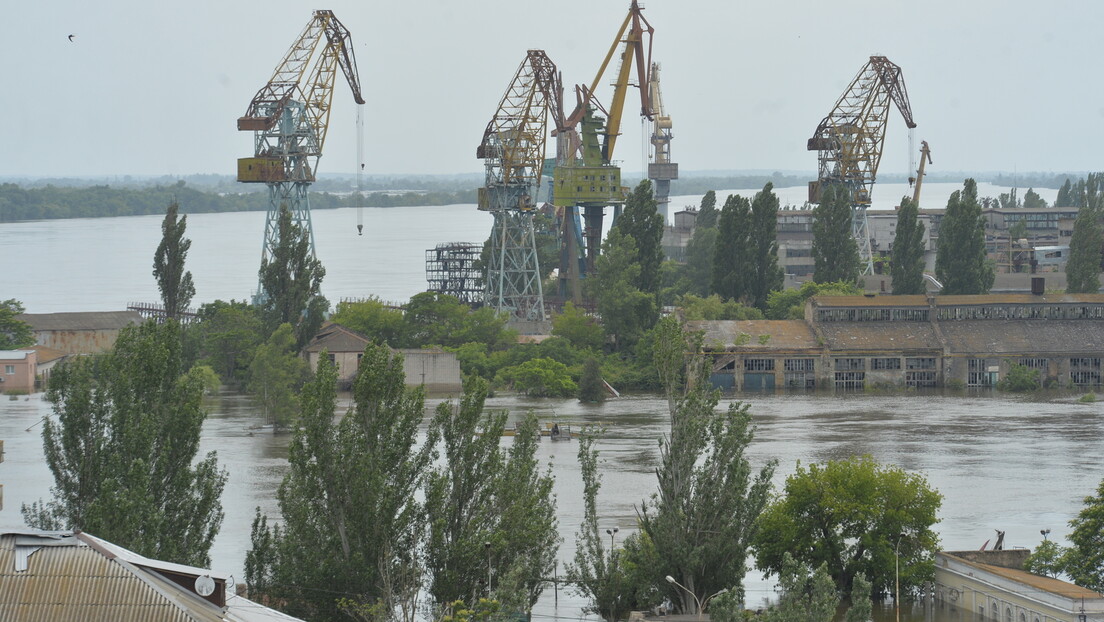 Захарова упозорава: Украјини прети еколошка катастрофа