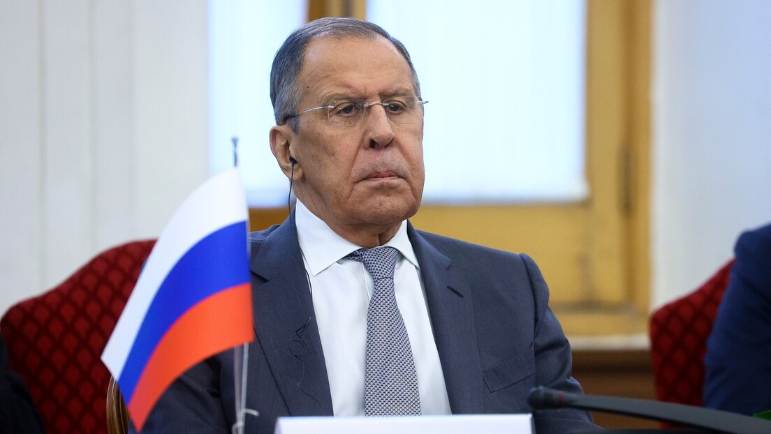 Lavrov: Sve više država želi u BRIKS