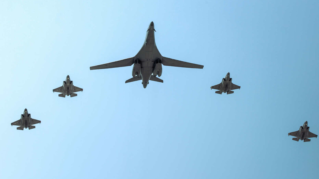 Америка започела тестирање најновијег стратешког бомбардера (ВИДЕО)