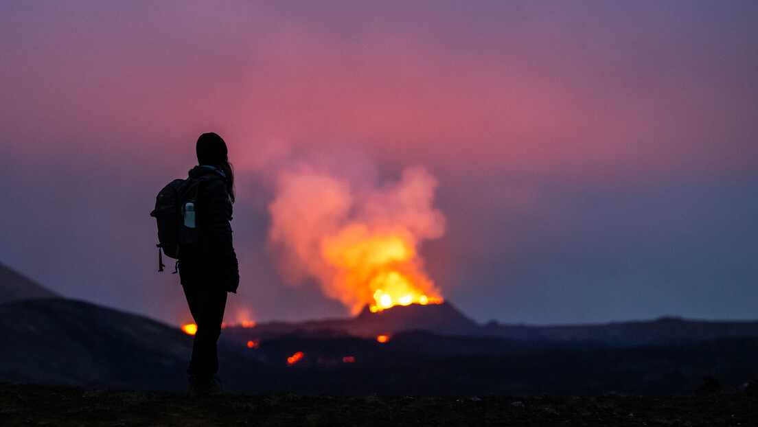 Исланд: Проглашена ванредна ситуација због могуће ерупције вулкана Фаградалсфјал