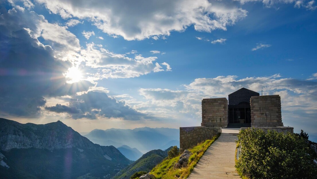 Црна Гора први пут слави Његошев дан