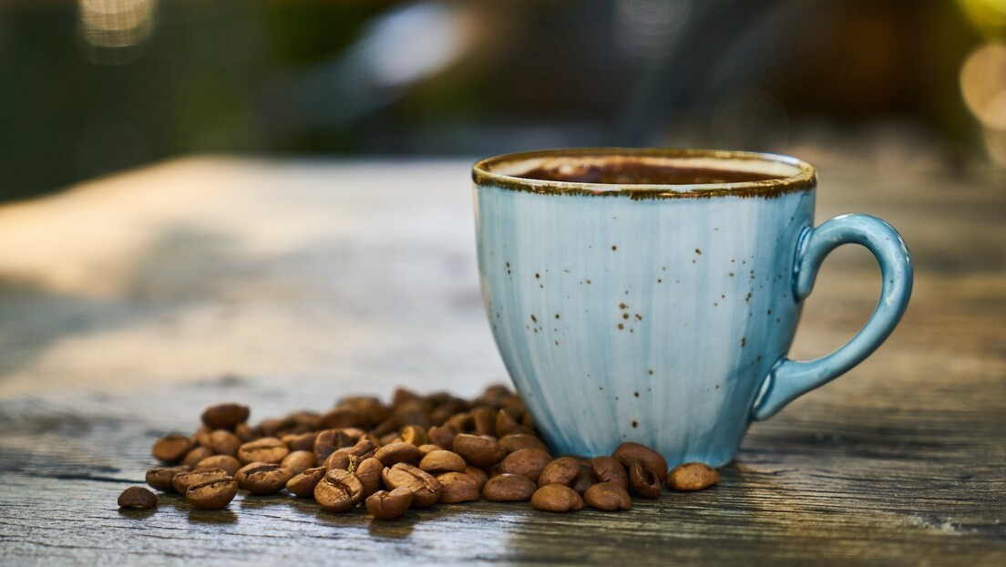 Кафа без кофеина: Како се добија и да ли је оваква кафа здравији избор