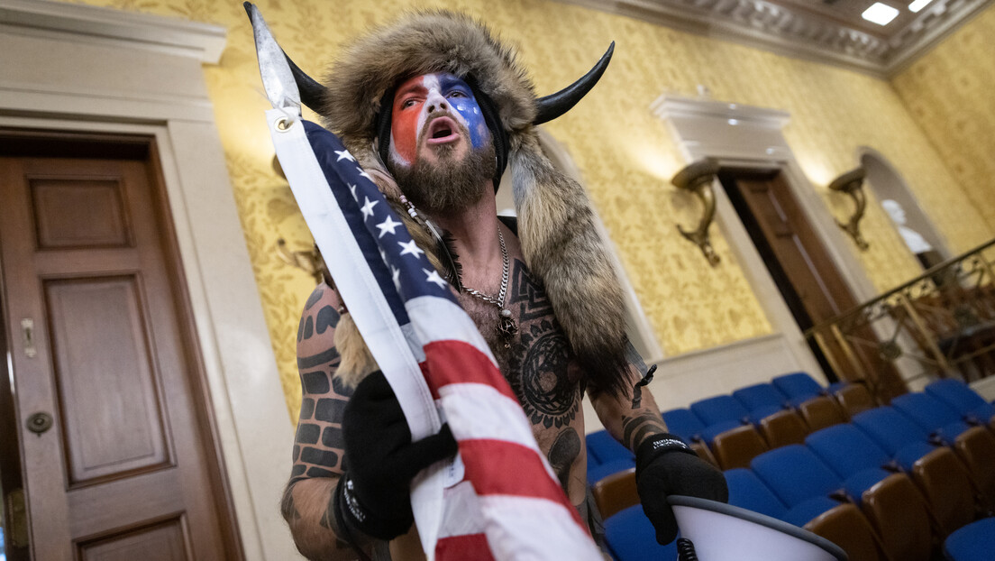 Trampov "šaman" opet hoće u Kapitol: Čensli se kandidovao za Kongres