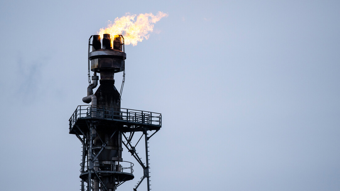 "Фајненшел тајмс": Покушај да се ограничи цена руске нафте је пропао