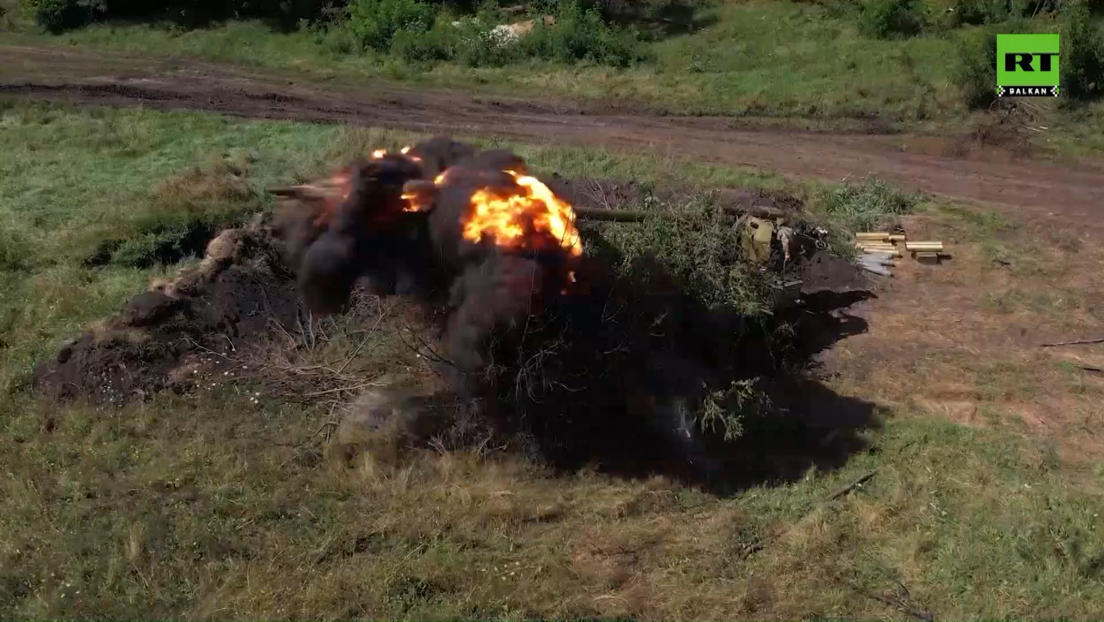 Руска самоходна хаубица уништава украјинске снаге код Купјанска