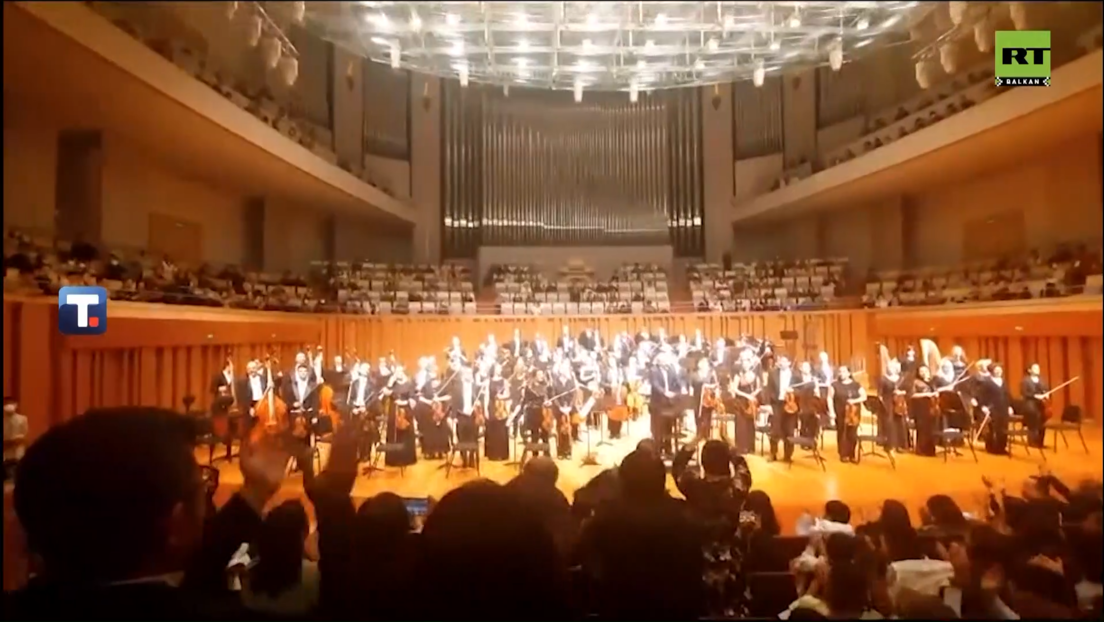 Београдска филхармонија у Кини: Концерт за памћење, публика тражила три биса