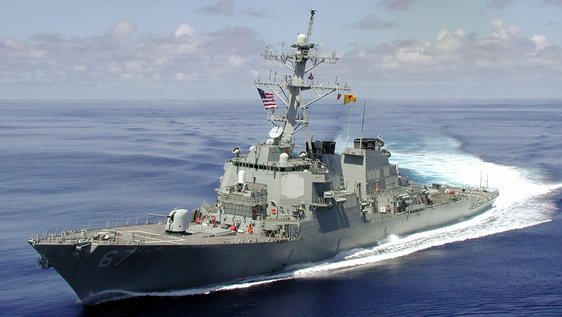 Пентагон: Дрон напао амерички разарач у Црвеном мору