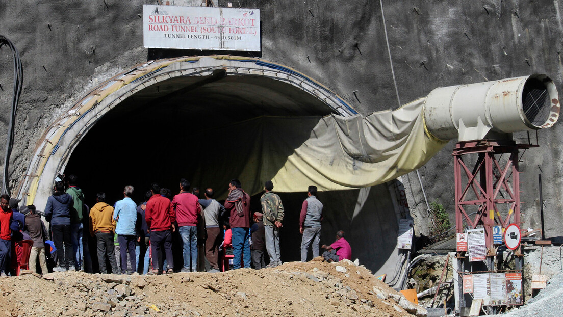 Нови план за спашавање затрпаних радника: Буше се два тунела