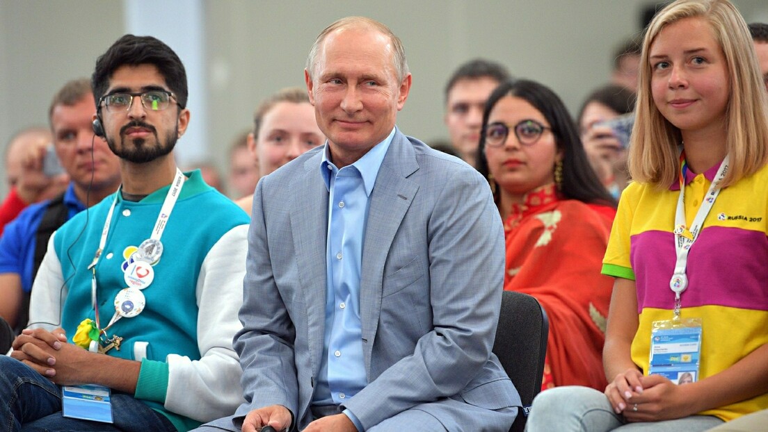 Путин поводом 100 дана до највећег омладинског форума света: Странце ћемо дочекати као драге госте