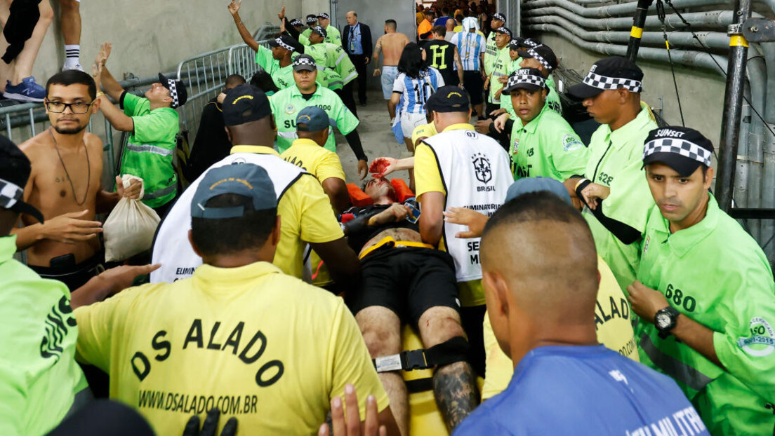 Полиција, крв и туче на све стране - Аргентина победила Бразил на "Маракани"