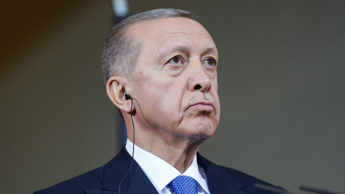 Ердоган позвао исламски свет да не ћути о Гази: "Када наша песница удари о сто"