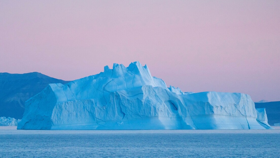 Највећи ледени брег на свету у покрету после 30 година