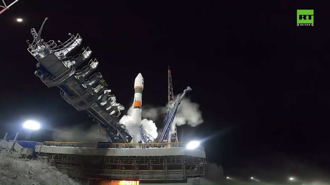Rusi lansirali raketu sa vojnim satelitom u svemir (VIDEO)