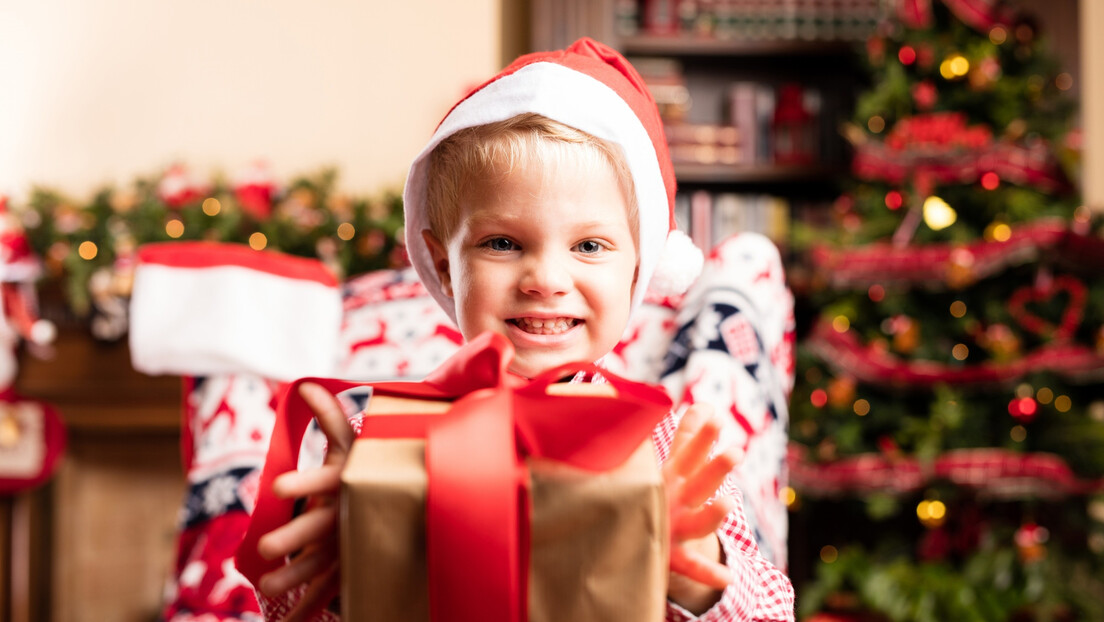 Da li Deda Mraz postoji: Kako pomoći detetu da samo dođe do odgovora a da ne pokvarimo čaroliju
