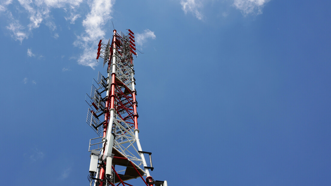 Prodaja antenskih stubova: Da li se Telekom Srbija odriče strateške imovine ili samo prati trendove?