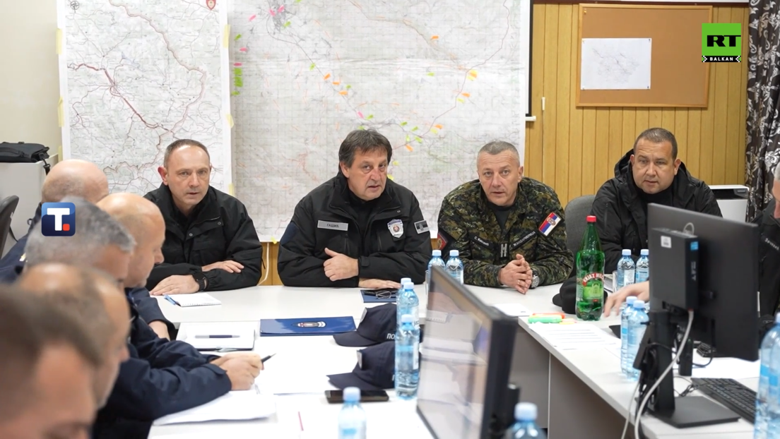 Гашић посетио припаднике полиције на граници са Бугарском