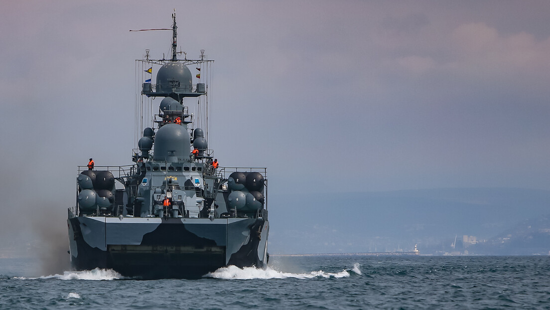 Ruske snage uništile ukrajinski čamac bez posade u Crnom moru