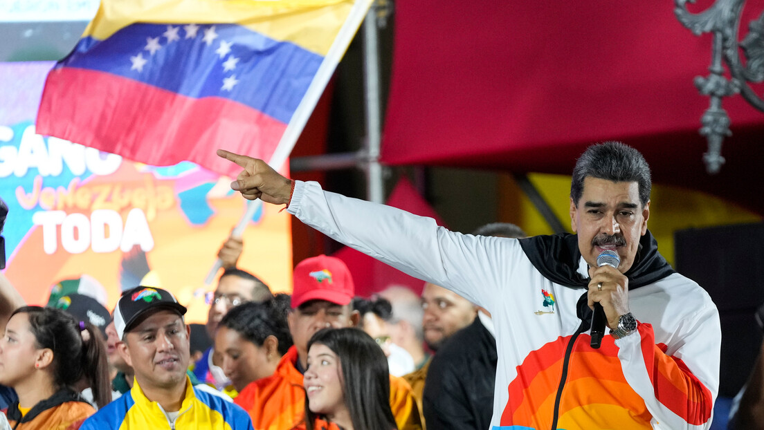 Грађани Венецуеле великом већином гласали за припајање дела спорне територије