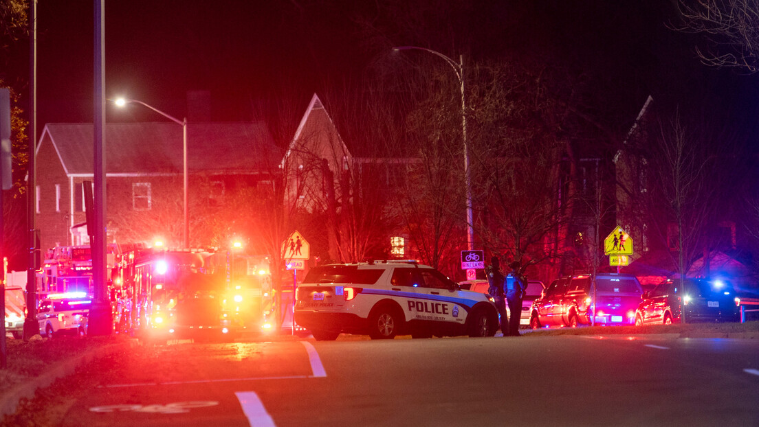 Eksplozija u Arlingtonu: Policija pokušala da uruči nalog, osumnjičeni aktivirao svetleću raketu