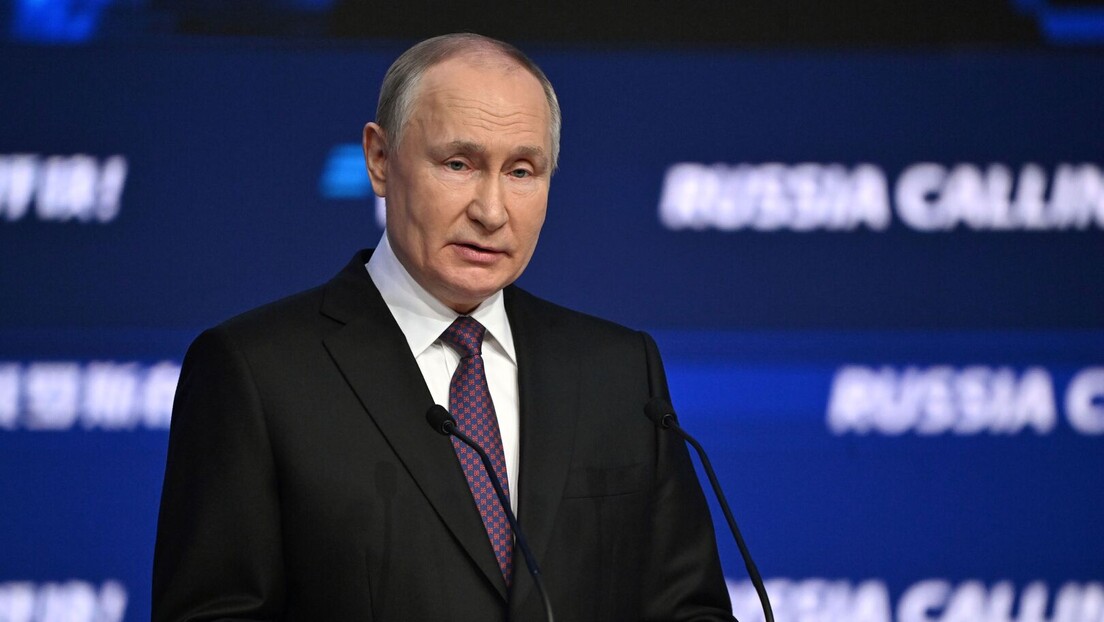 Путин на форуму "Русија зове!": Монопол великих западних банака ће бити урушен