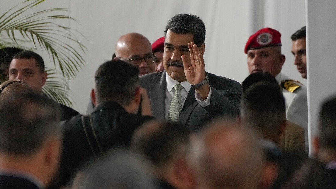 Мадуро представио нову мапу Венецуеле: Додата и "Гвајана Есeкибо"