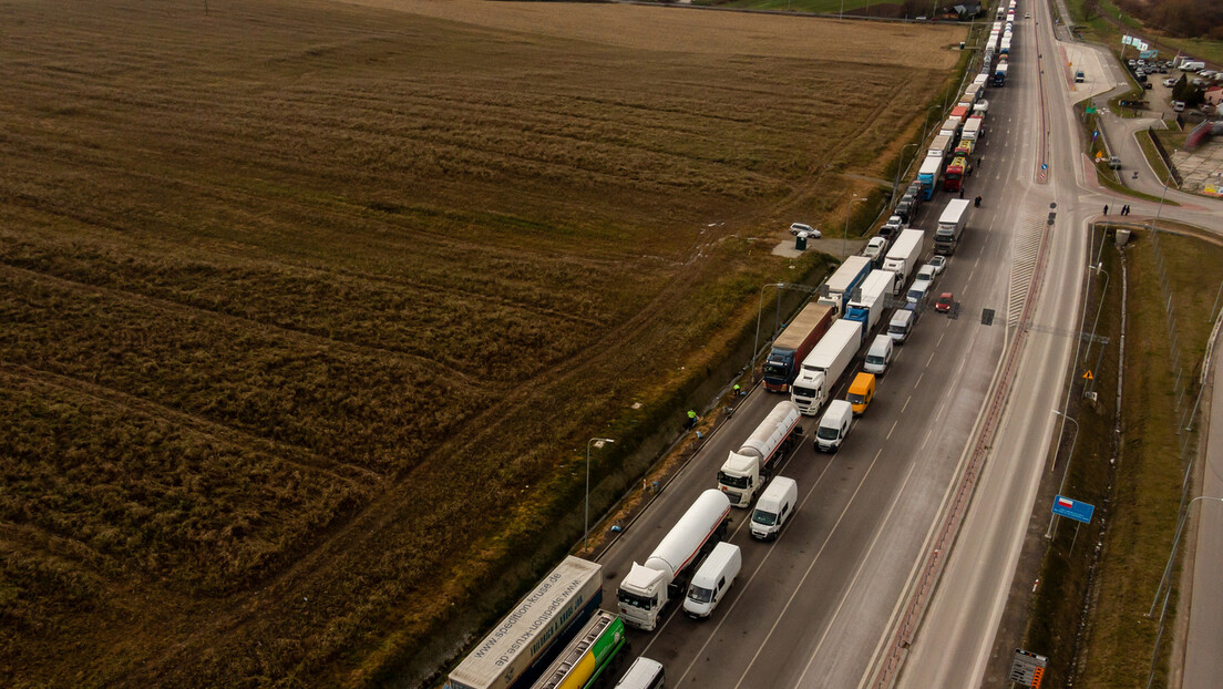 Словачки друмски превозници поново протестују на граници са Украјином