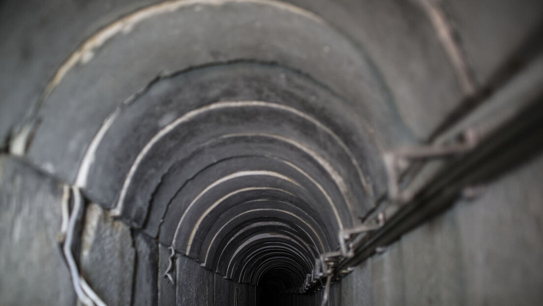ИДФ: У Џабалији испод дечјег креветића нађен улаз у тунел Хамаса