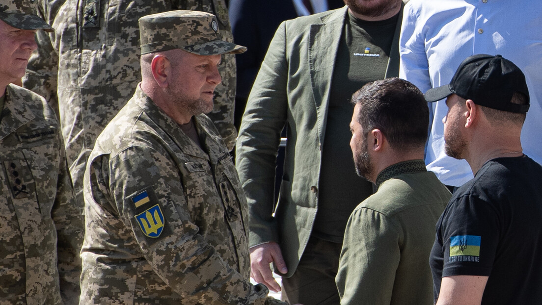 Залужни и војска и даље фаворити: Рејтинг Зеленског у годину дана пао за 22 одсто