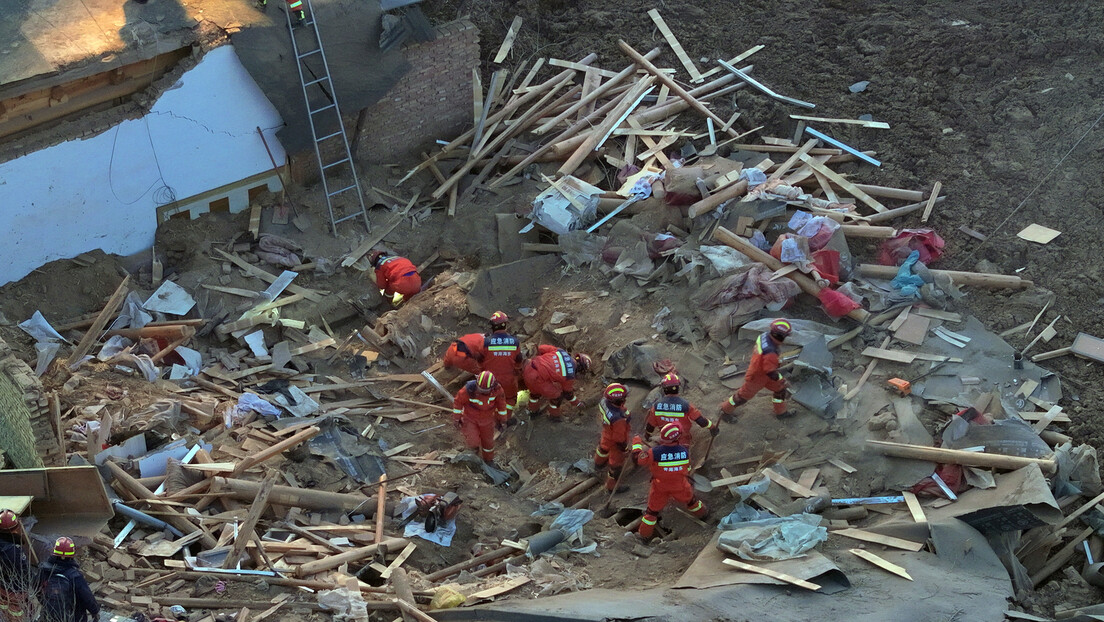 Zemljotres u Kini:  Poginulo najmanje 118 ljudi, više stotina povređeno (FOTO, VIDEO)