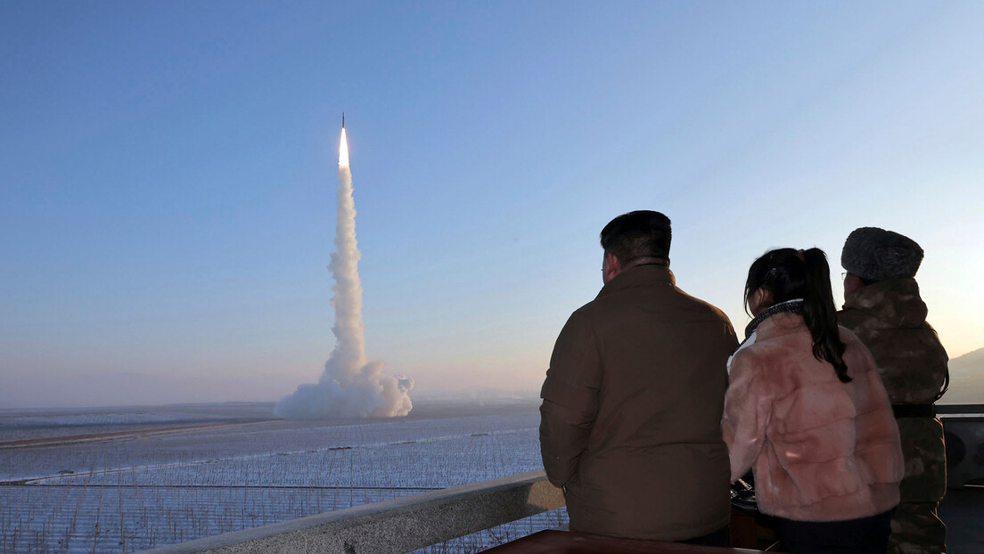 Ким Џонг Ун: Одлучни смо за нуклеарни одговор на непријатељски нуклеарни изазов