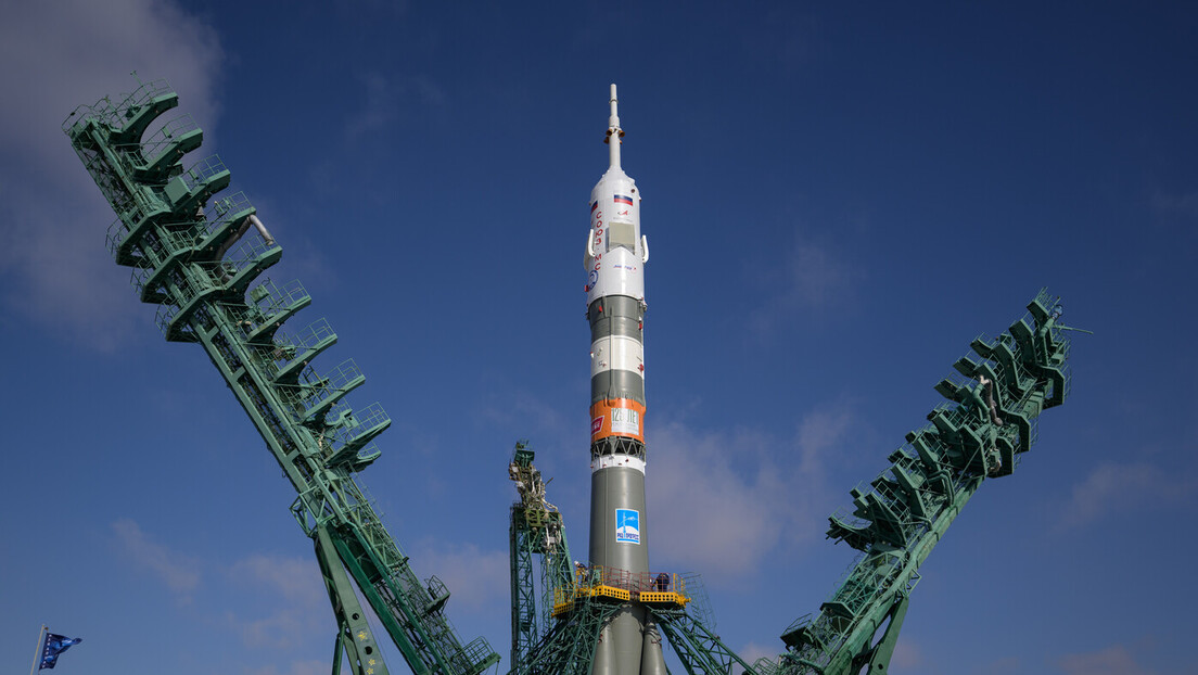 Lansirana ruska raketa sa hidrometeorološkim satelitom u svemir (VIDEO)