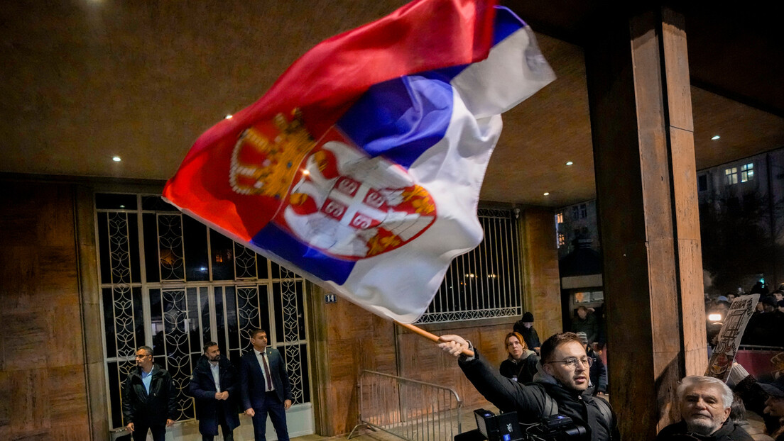 Медведчук: Запад покушава да уништи Србију, у току је покушај обојене револуције