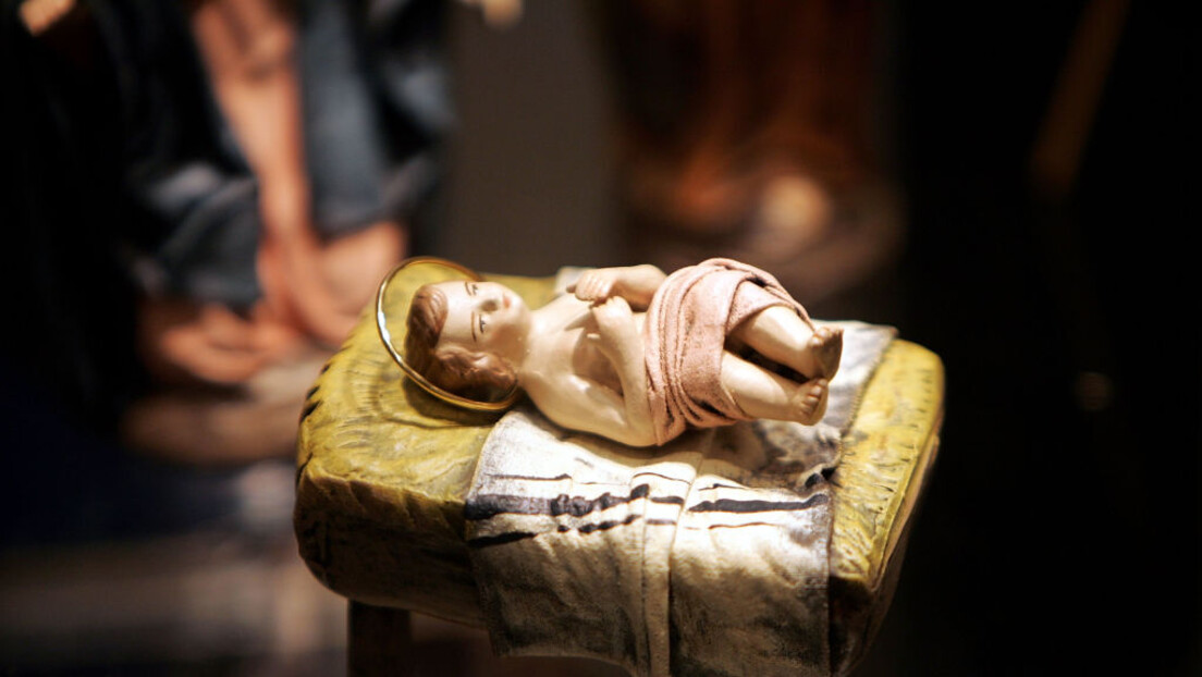 Сцена Исусовог рођења са две мајке изазвала гнев међу католицима у Италији