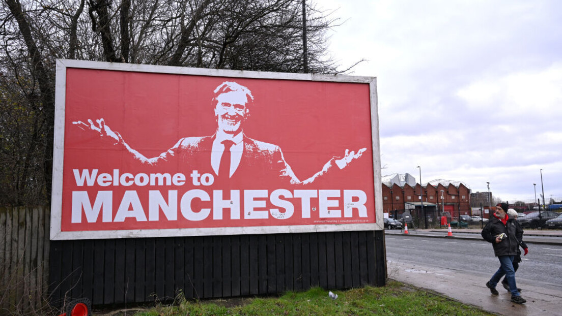 Навијачи у Манчестеру славе - британски милијардер купио део Јунајтеда