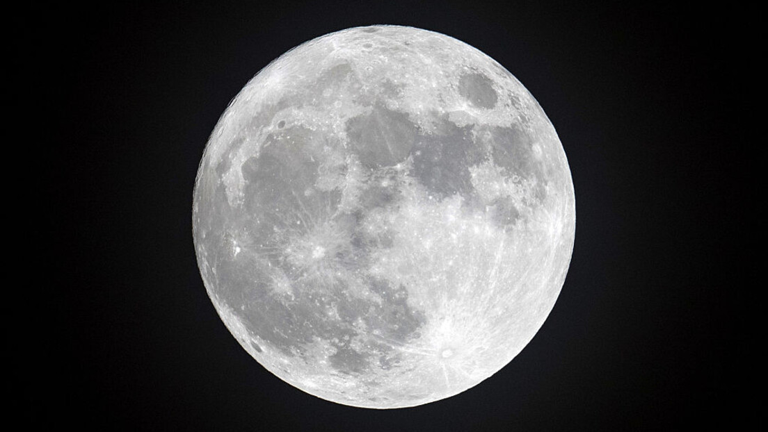 Вечерас ће се на небу видети "хладан месец"- најдужи пун месец у години