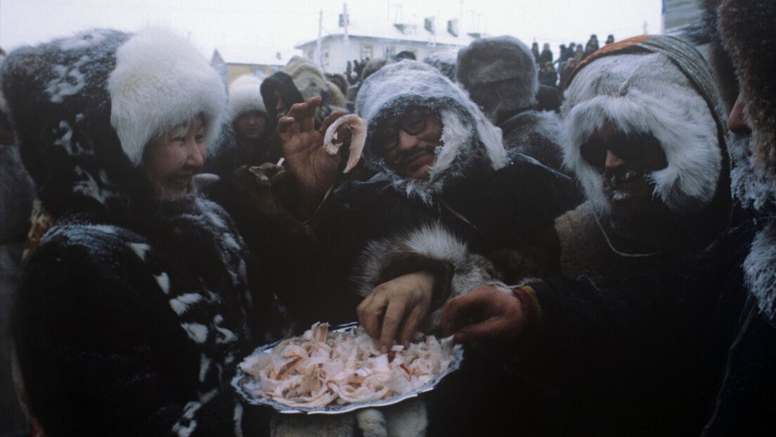 Месо моржа и "холисо": Шта се једе за Нову годину на Чукотки и на Далеком истоку