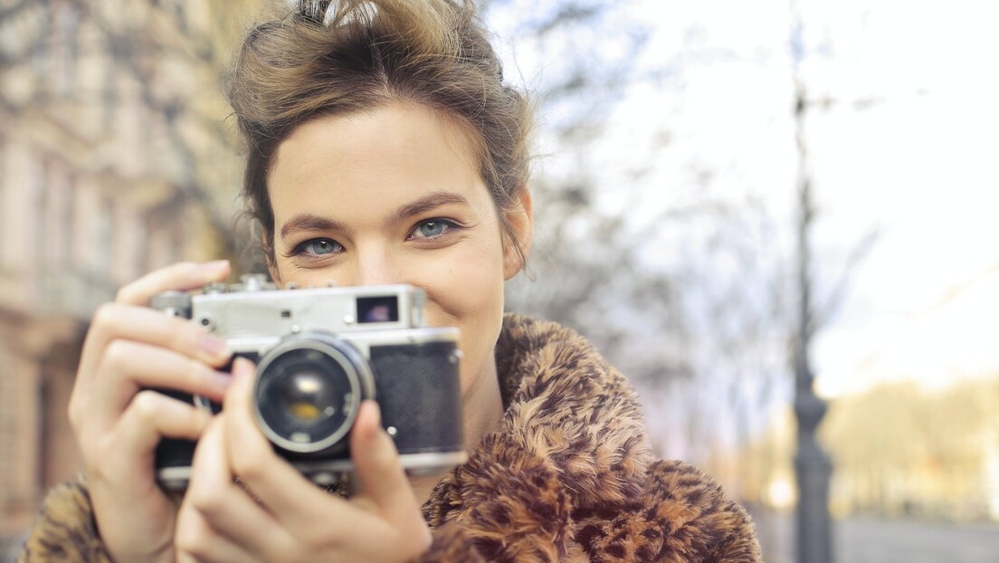 "Тренинг" фотогеничности: Четири начина да увек изгледате добро на фотографијама