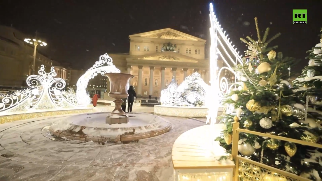 Зимска земља чуда: Кад Москвом засија 1.000 вештачких јелки (ВИДЕО)