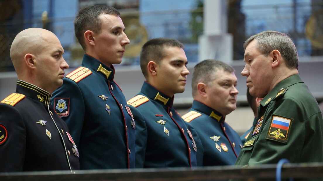 Gerasimov nagradio oslobodioce Marjinke: Odlikovanja primili na prvim linijama fronta