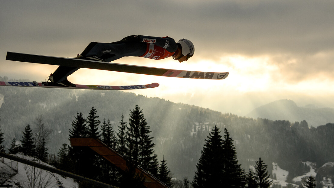 "Zlatni orao" menja vlasnika, Velinger "leteo" u Oberstdorfu, zvanično otvorene Četiri skakaonice