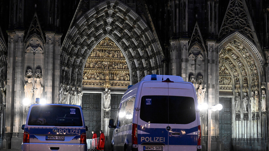 Није као некад нa дочеку: Французи и Немци Нову годину дочекују уз јаке полицијске снаге