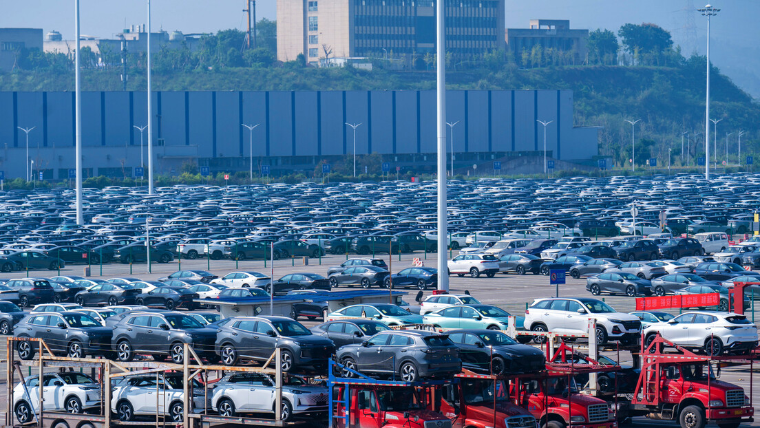 Кина претекла и Јапан: Обара рекорде у извозу аутомобила, избија на прво место