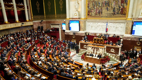 Levica i desnica ujedinjene protiv Makrona: Francuski parlament odbacio predlog zakona o imigraciji