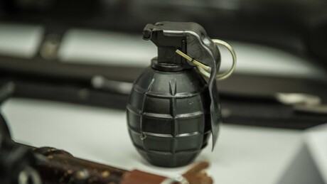 Украјински политичар упао на седницу и активирао три бомбе: 26 особа рањено (ВИДЕО)