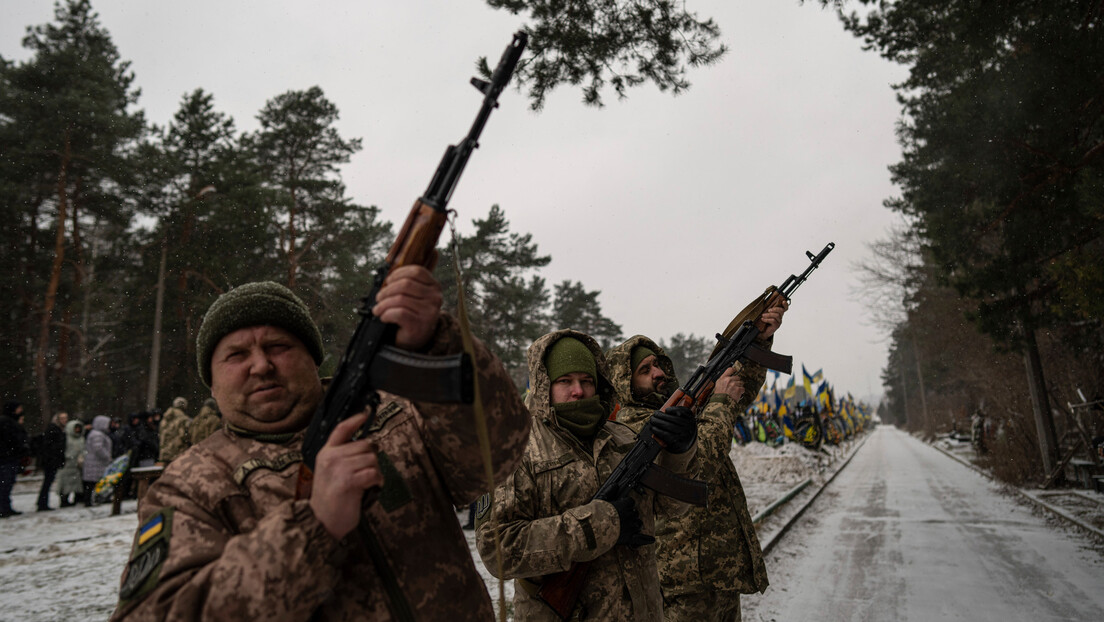 CIA operativac: Ukrajinski generali bi da se povuku, Zelenski im ne da